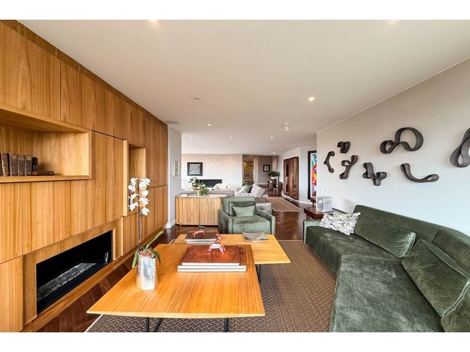 Apartamento de 3 alcobas en venta en El Retiro, Bogotá, 325 m² · foto 9 de 24