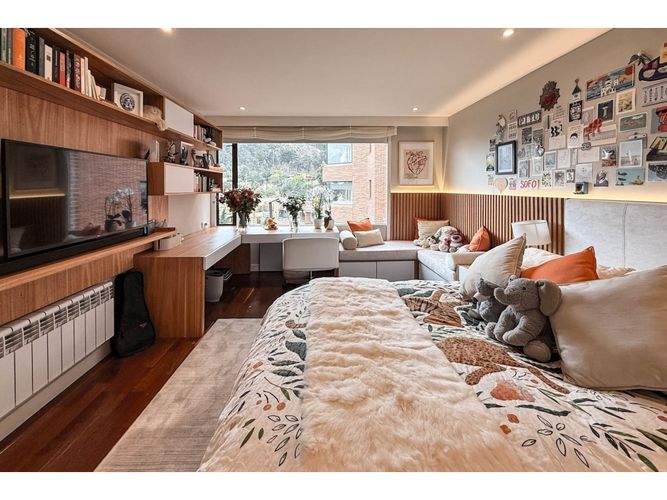 Apartamento de 3 alcobas en venta en El Retiro, Bogotá, 325 m² · foto 23 de 24