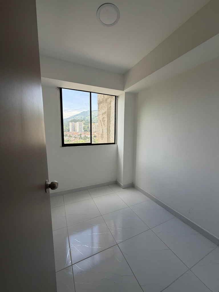 Apartamento en venta en Monteazul, Sabaneta · foto 5 de 13