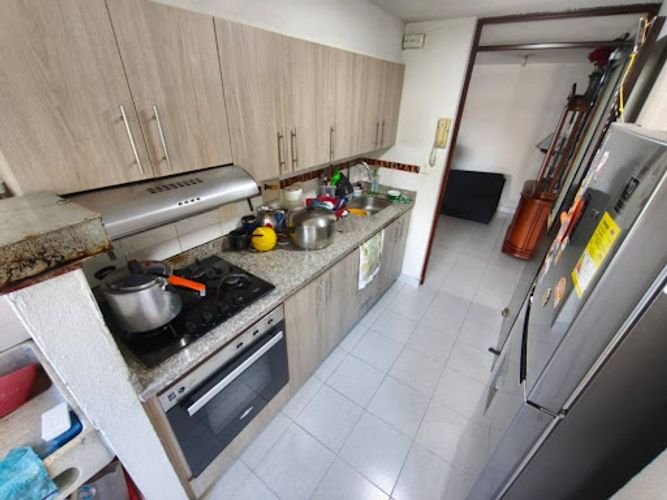 Apartamento de 3 alcobas en arriendo en Los Colores, Medellín, 95 m² · foto 2 de 21