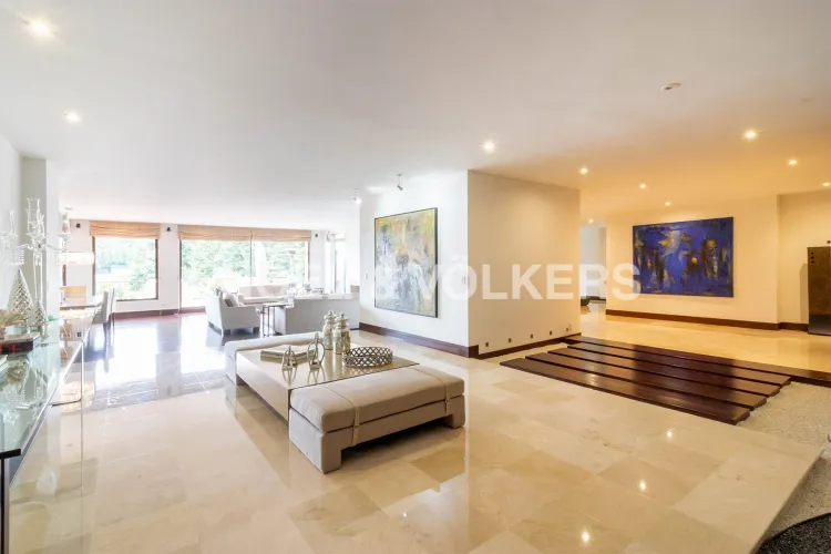 Apartamento de 4 alcobas en venta en Santa Barbara Alta, Bogotá, 523 m² · foto 3 de 22