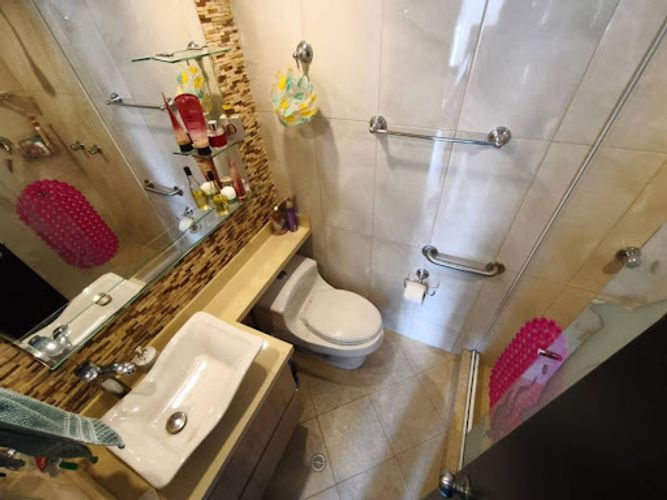 Apartamento de 3 alcobas en arriendo en Los Colores, Medellín, 95 m² · foto 19 de 21
