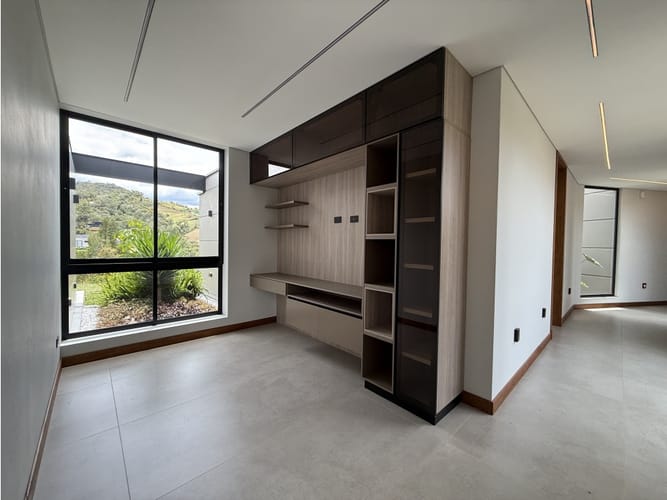 Casa de 4 alcobas en venta en El Capiro, Rionegro, 463 m² · foto 6 de 17