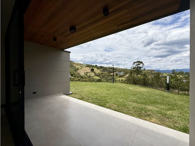 Casa de 4 alcobas en venta en El Capiro, Rionegro, 463 m² · foto 9 de 17