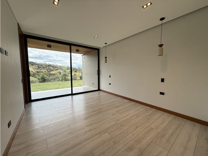 Casa de 4 alcobas en venta en El Capiro, Rionegro, 463 m² · foto 12 de 17