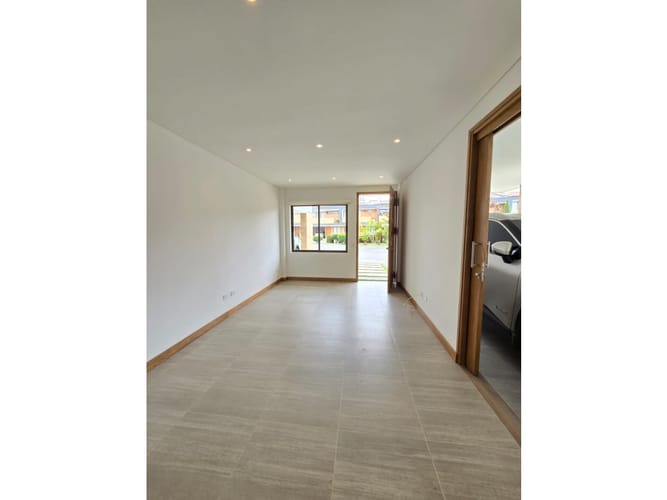 Casa de 4 alcobas en venta en La Ceja, 174 m² · foto 3 de 24