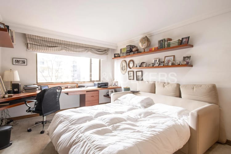 Apartamento en venta en Los Rosales, Bogotá · foto 15 de 17