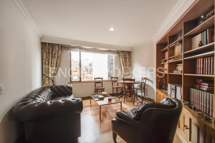 Apartamento en venta en Los Rosales, Bogotá · foto 4 de 17