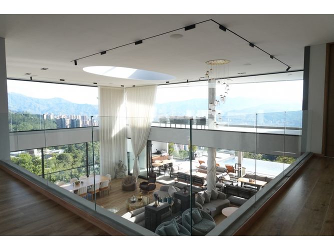 Casa de 12 alcobas en venta en Las Palmas, Medellín, 1550 m² · foto 11 de 24