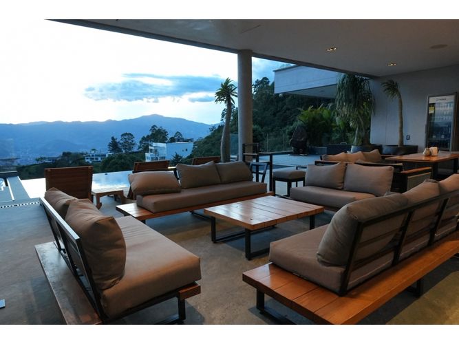 Casa de 12 alcobas en venta en Las Palmas, Medellín, 1550 m² · foto 16 de 24