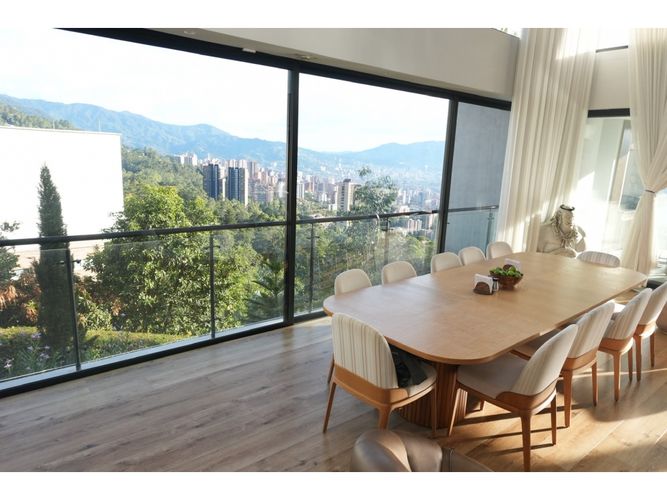 Casa de 12 alcobas en venta en Las Palmas, Medellín, 1550 m² · foto 19 de 24