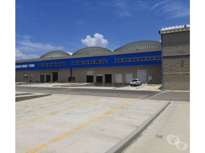 Bodega en venta en El Pueblo, Barranquilla, 579 m² · foto 2 de 11