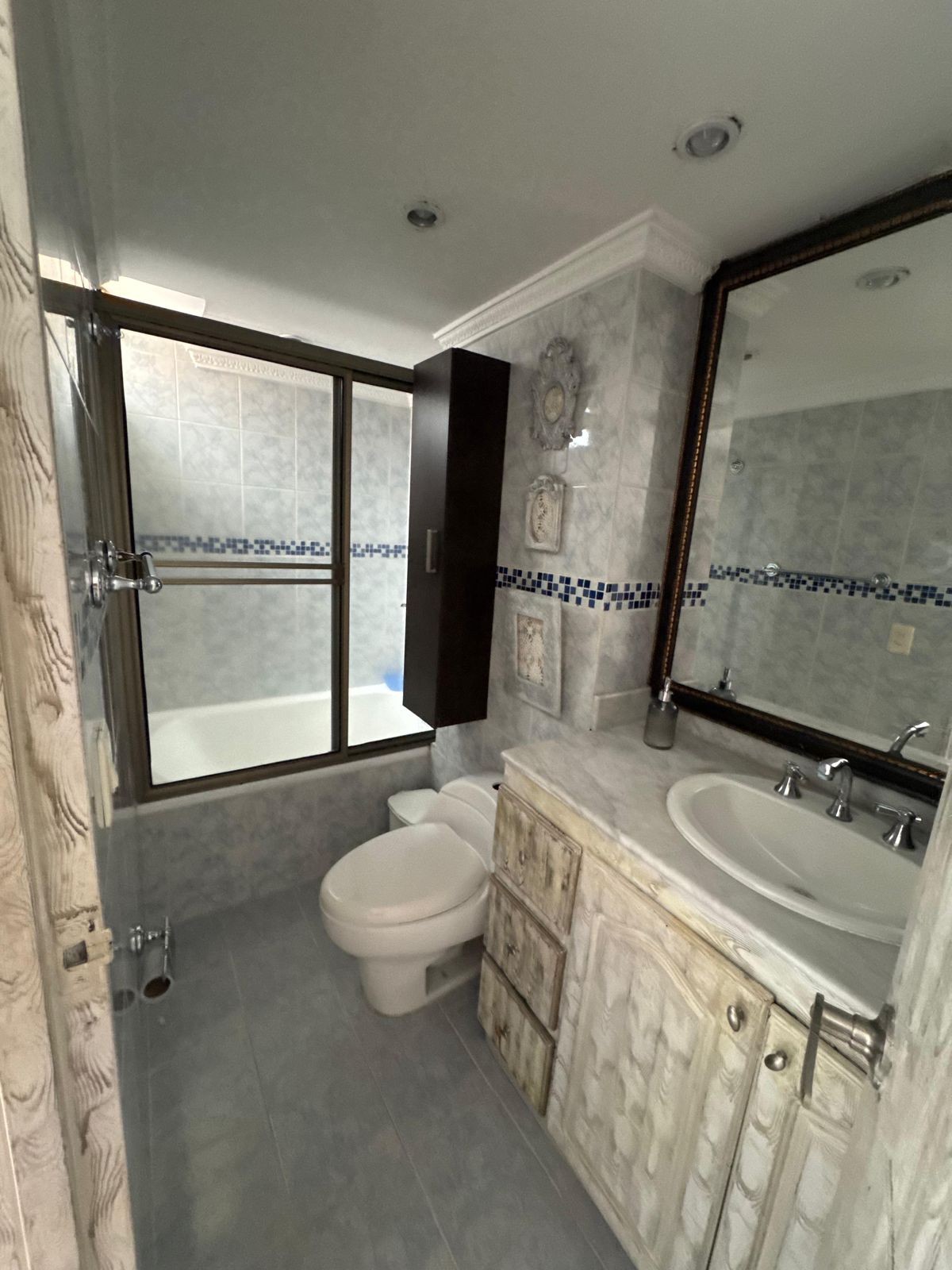 Apartamento en venta en El Poblado, Medellín · foto 2 de 14