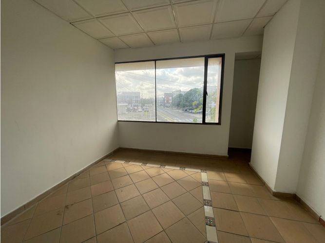 Bodega en arriendo en Villa San Pedro Iii, Barranquilla, 2075 m² · foto 9 de 10