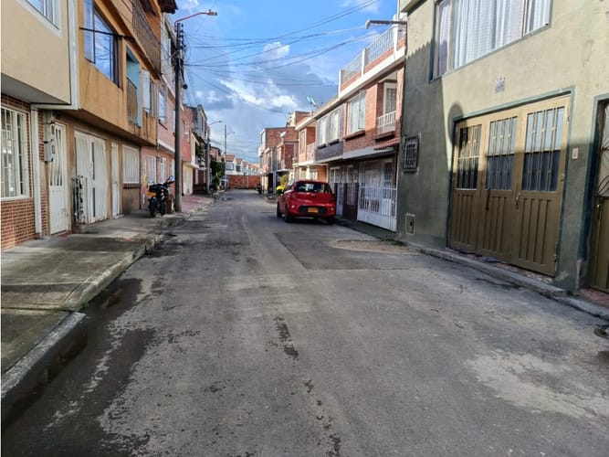 Casa de 2 alcobas en venta en Cr Los Alpes, Chía, 272 m² · foto 2 de 22