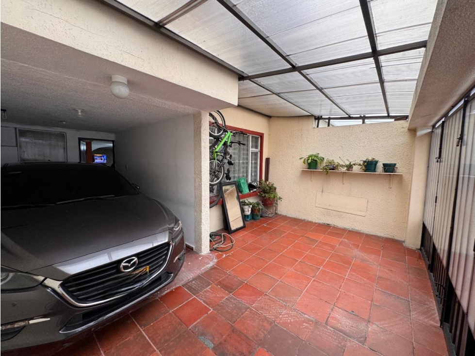 Casa en venta en Capellania, Bogotá · foto 4 de 24