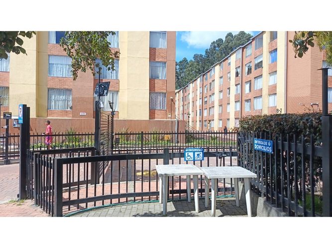 Apartamento de 3 alcobas en venta en Soratama, Bogotá, 55 m² · foto 2 de 24