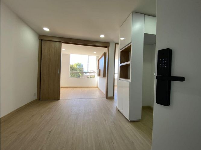 Apartaestudio en venta en El Redil, Bogotá, 35 m² · foto 3 de 15