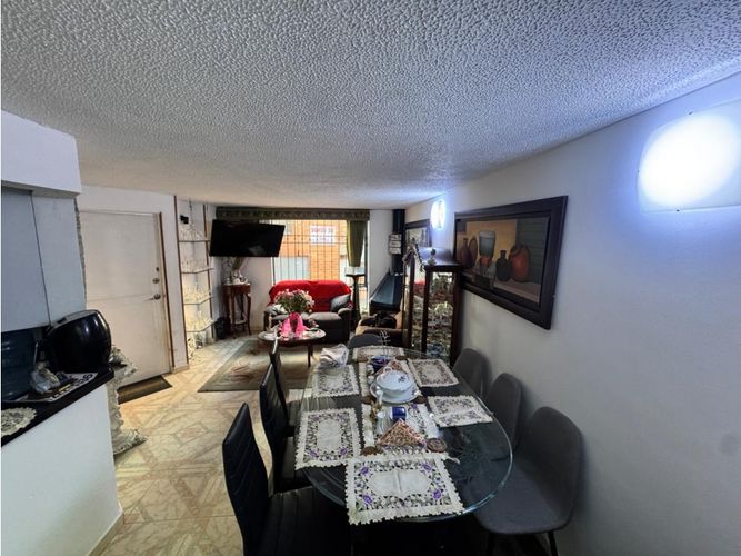 Casa de 4 alcobas en venta en Ciudad Salitre Occidental, Bogotá, 125 m² · foto 2 de 24