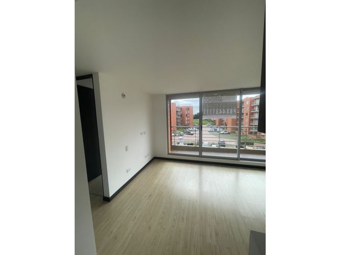 Apartamento de 2 alcobas en arriendo en Condominio Campestre Alhambra, Madrid, 50 m² · foto 4 de 19