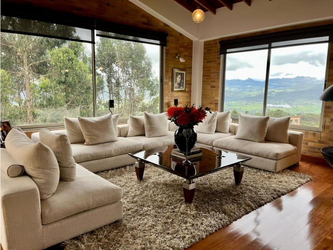 Casa de 3 alcobas en venta en Yerbabuena, Sopó, 300 m² · foto 2 de 14