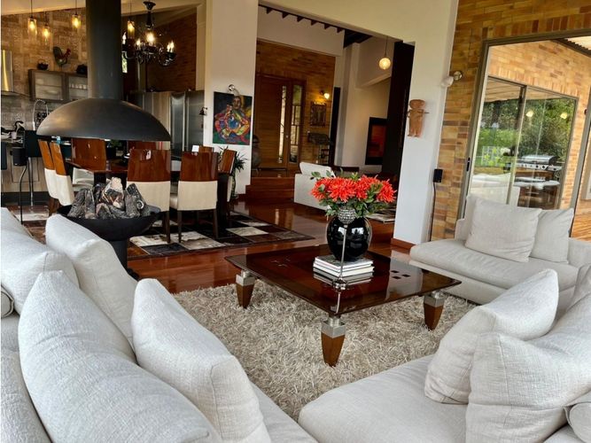 Casa de 3 alcobas en venta en Yerbabuena, Sopó, 300 m² · foto 3 de 14