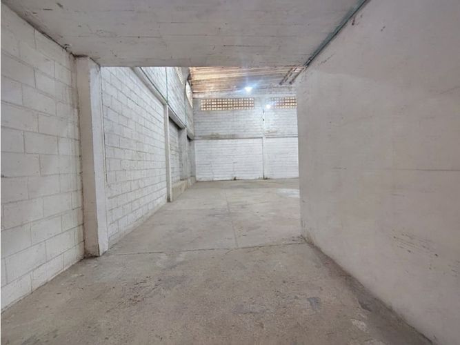 Bodega en arriendo en Abajo, Barranquilla, 400 m² · foto 3 de 9