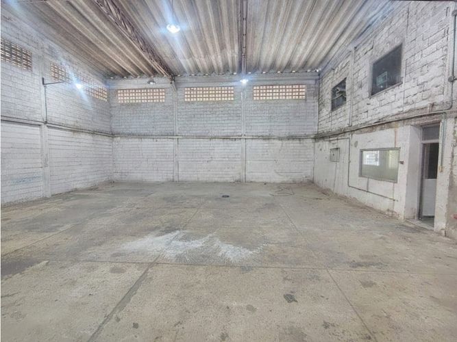 Bodega en arriendo en Abajo, Barranquilla, 400 m² · foto 4 de 9