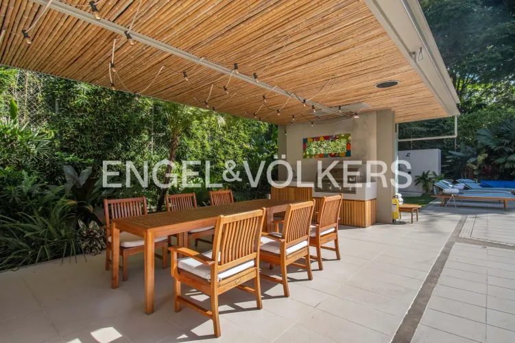 Casa de 5 alcobas en venta en El Poblado, Medellín, 891 m² · foto 23 de 23