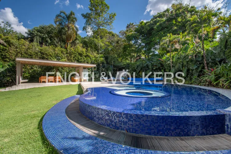 Casa de 5 alcobas en venta en El Poblado, Medellín, 891 m² · foto 22 de 23