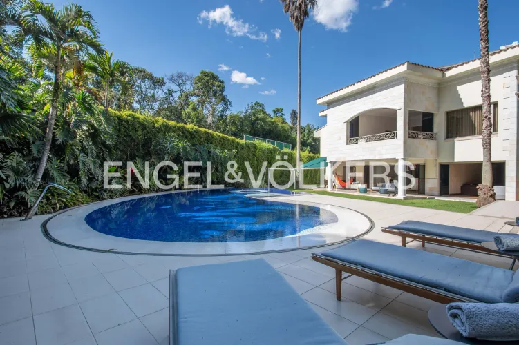 Casa de 5 alcobas en venta en El Poblado, Medellín, 891 m² · foto 21 de 23