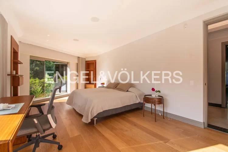 Casa de 5 alcobas en venta en El Poblado, Medellín, 891 m² · foto 17 de 23