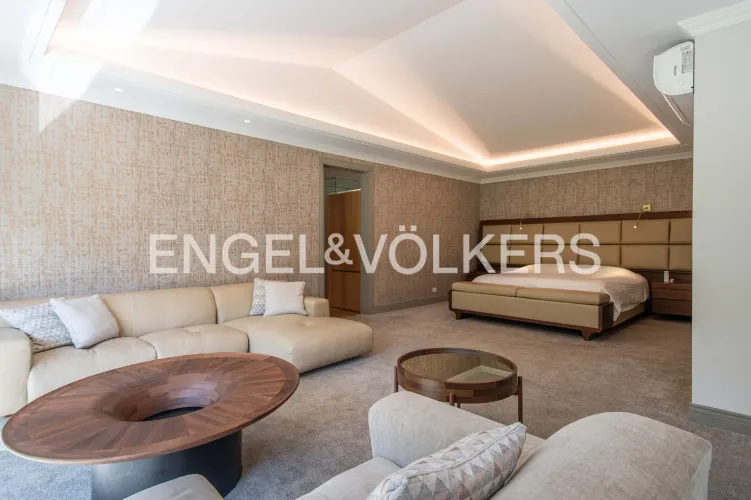 Casa de 5 alcobas en venta en El Poblado, Medellín, 891 m² · foto 12 de 23