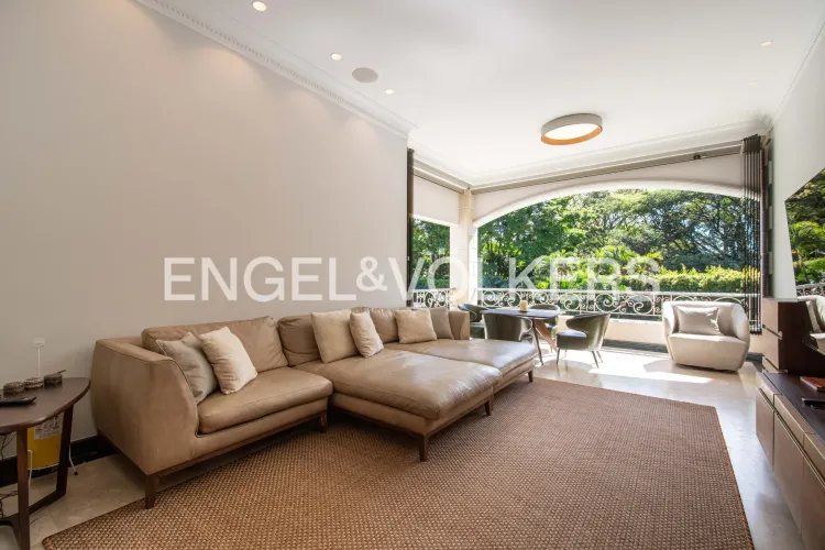 Casa de 5 alcobas en venta en El Poblado, Medellín, 891 m² · foto 11 de 23