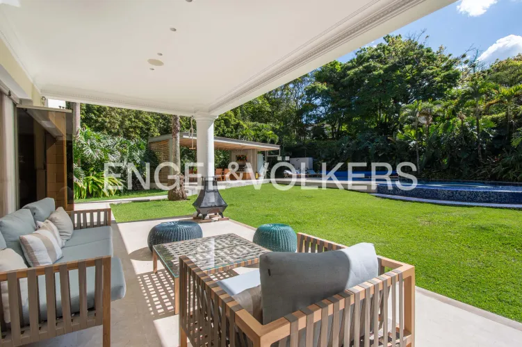 Casa de 5 alcobas en venta en El Poblado, Medellín, 891 m² · foto 10 de 23