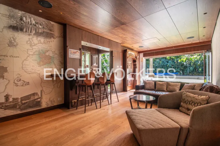 Casa de 5 alcobas en venta en El Poblado, Medellín, 891 m² · foto 6 de 23