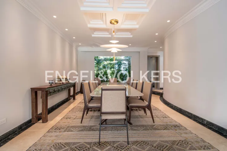 Casa de 5 alcobas en venta en El Poblado, Medellín, 891 m² · foto 4 de 23