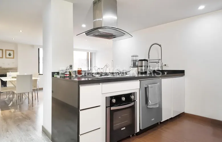Apartamento de 3 alcobas en venta en Santa Paula, Bogotá, 116 m² · foto 2 de 9