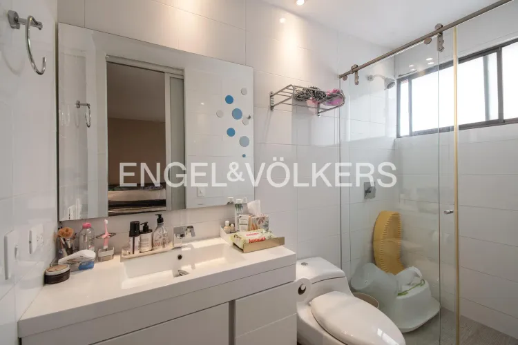 Apartamento de 3 alcobas en venta en Chico Norte, Bogotá, 227 m² · foto 14 de 16