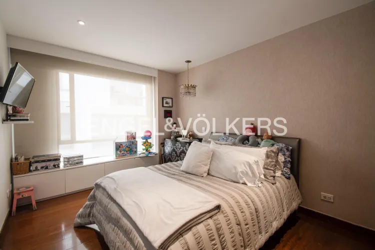 Apartamento de 3 alcobas en venta en Chico Norte, Bogotá, 227 m² · foto 13 de 16