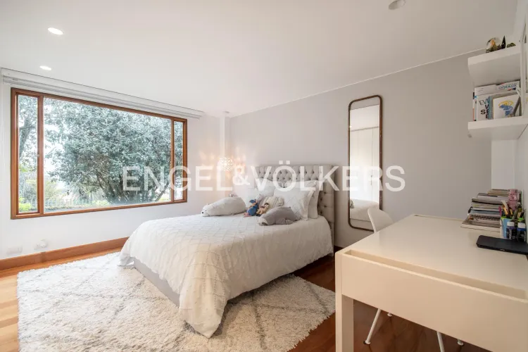 Casa de 4 alcobas en venta en Cerros De Niza, Bogotá, 255 m² · foto 12 de 22