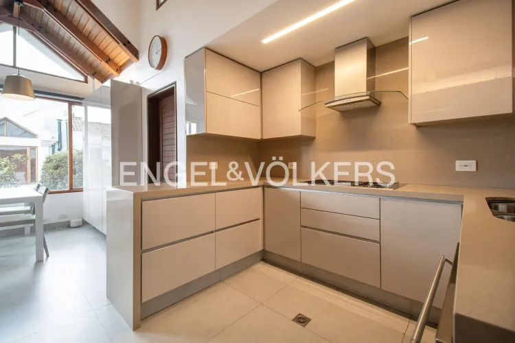 Casa de 4 alcobas en venta en Cerros De Niza, Bogotá, 255 m² · foto 7 de 22