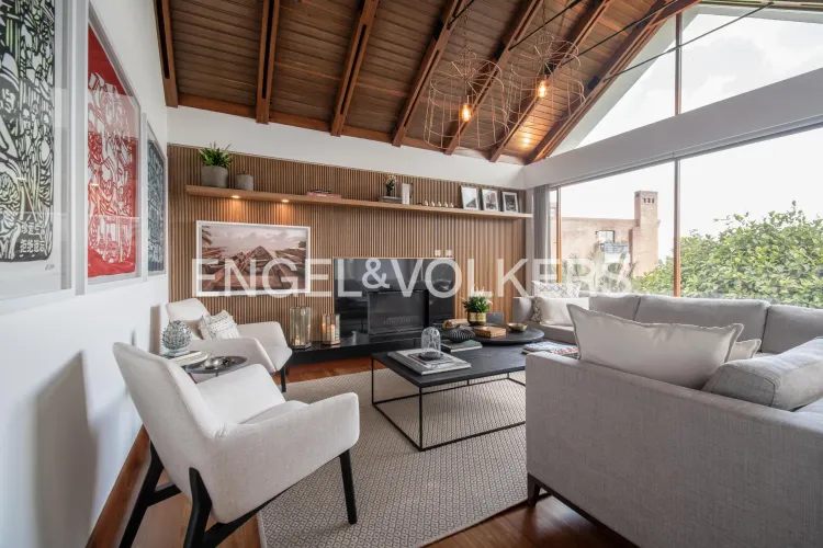 Casa de 4 alcobas en venta en Cerros De Niza, Bogotá, 255 m² · foto 2 de 22