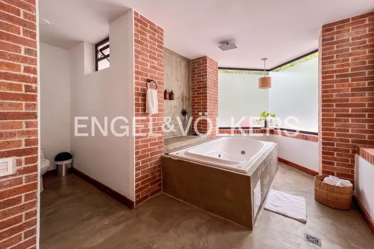 Casa de 10 alcobas en venta en San Lucas, Envigado, 740 m² · foto 10 de 22