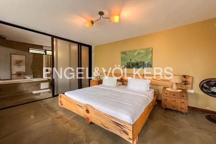 Casa de 10 alcobas en venta en San Lucas, Envigado, 740 m² · foto 4 de 22