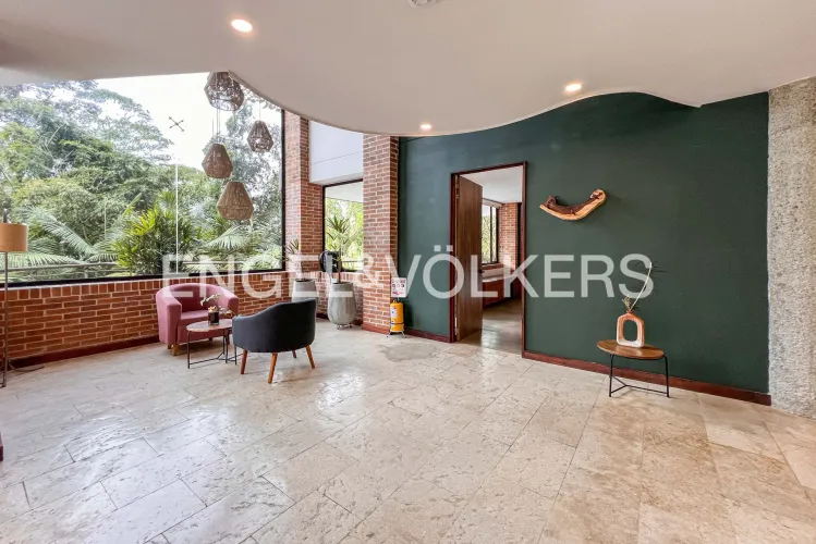 Casa de 10 alcobas en venta en San Lucas, Envigado, 740 m² · foto 3 de 22