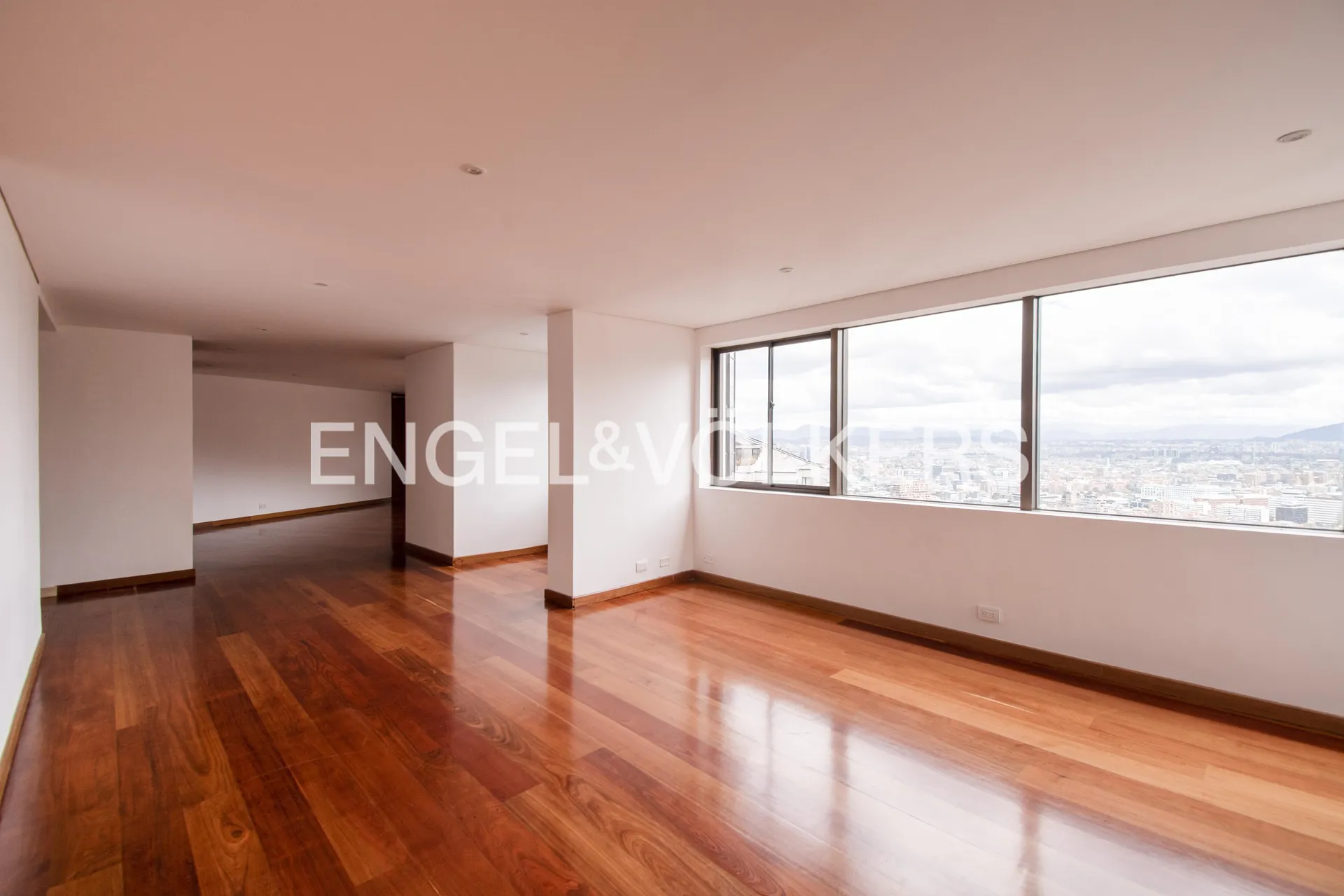Apartamento en venta en Chicó Alto, Bogotá · foto 2 de 15