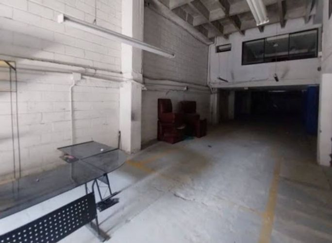 Bodega en arriendo en Cristo Rey, Medellín, 350 m² · foto 2 de 12