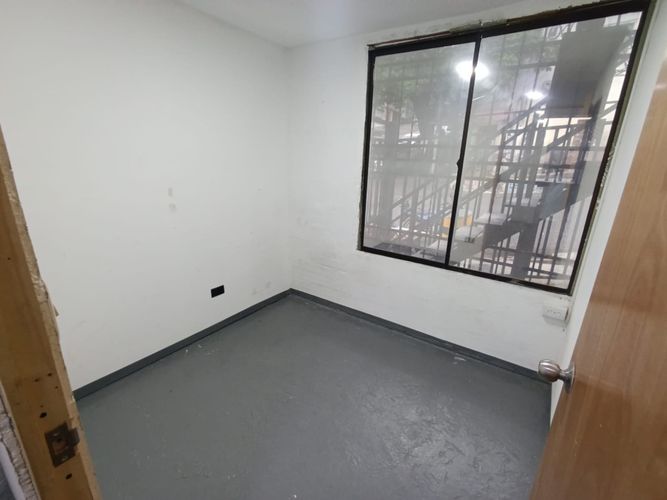 Local en arriendo en Asomadera No.3, Medellín, 70 m² · foto 2 de 10