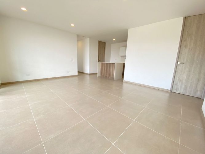 Apartamento de 3 alcobas en arriendo en Los Balsos, Medellín, 130 m² · foto 3 de 17